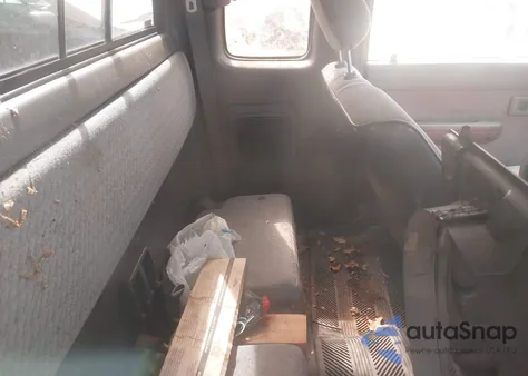 1996 Toyota Tacoma Xtracab from USA, damaged, VIN 4TAVL52N1TZ130965